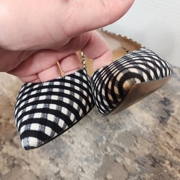 Banana Republic gingham black white pointed heels stilettos.  Size 9.5 - Picture 6 of 16